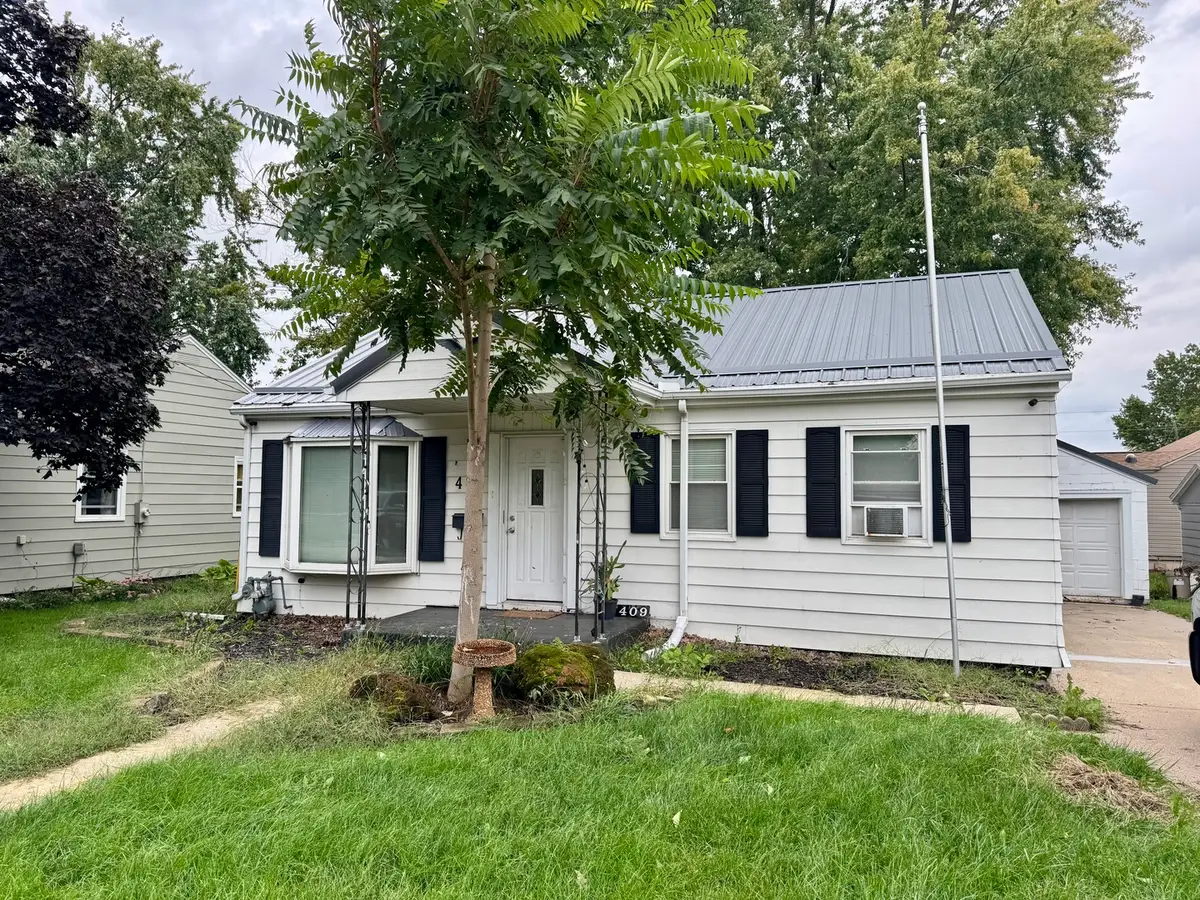 409 18th Avenue, Sterling, IL 61081 - #1