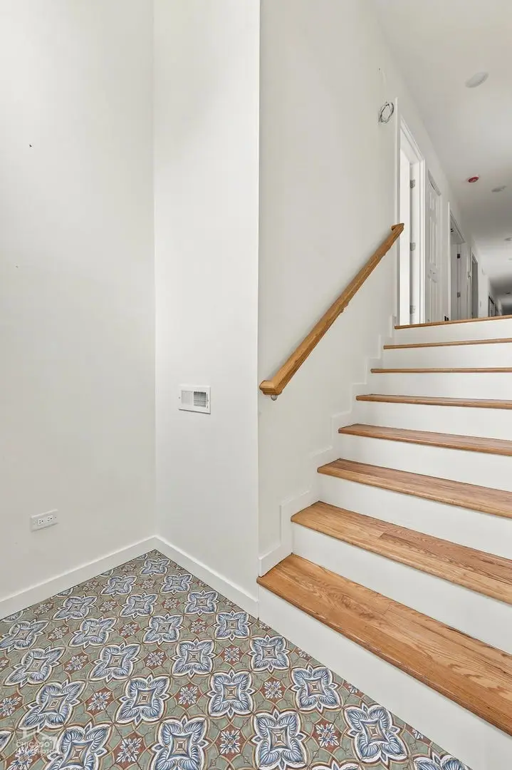 1118 W 19th Street #2, Chicago, IL 60608 - #3