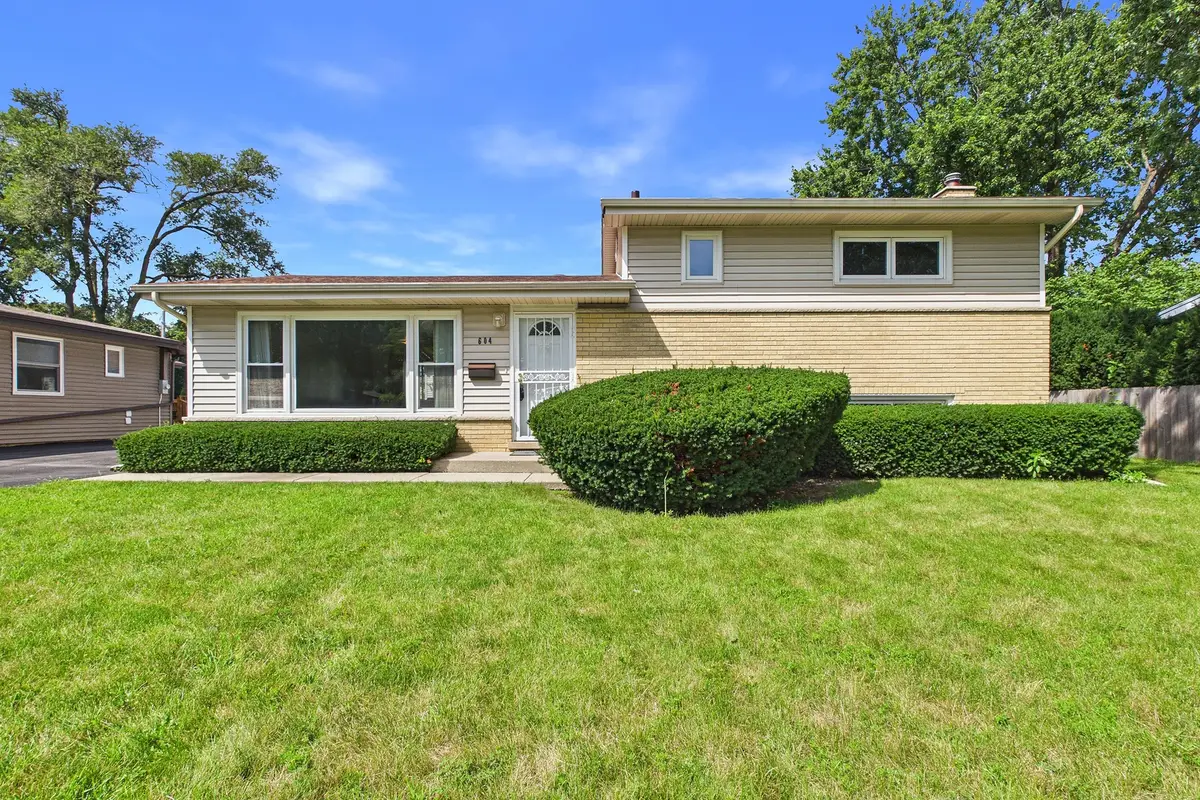 604 N Wilshire Drive, Mount Prospect, IL 60056 - #1