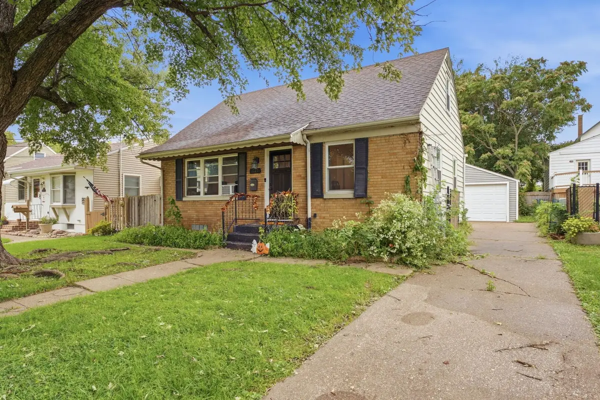 1727 13th Avenue, Moline, IL 61265 - #1