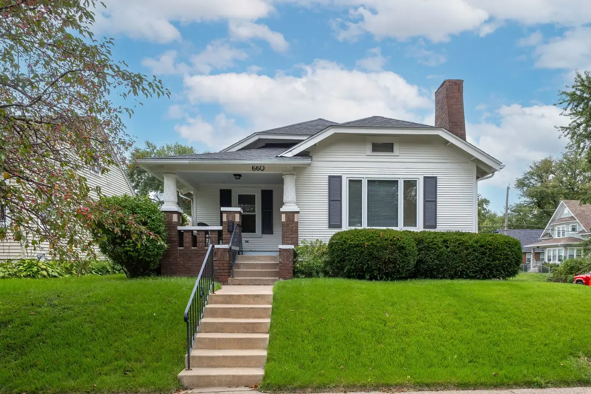 660 E Colorado Street, Davenport, IA 52803 - #1