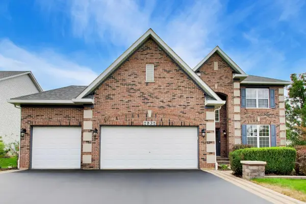 2932 Forest Creek Lane, Naperville, IL 60565