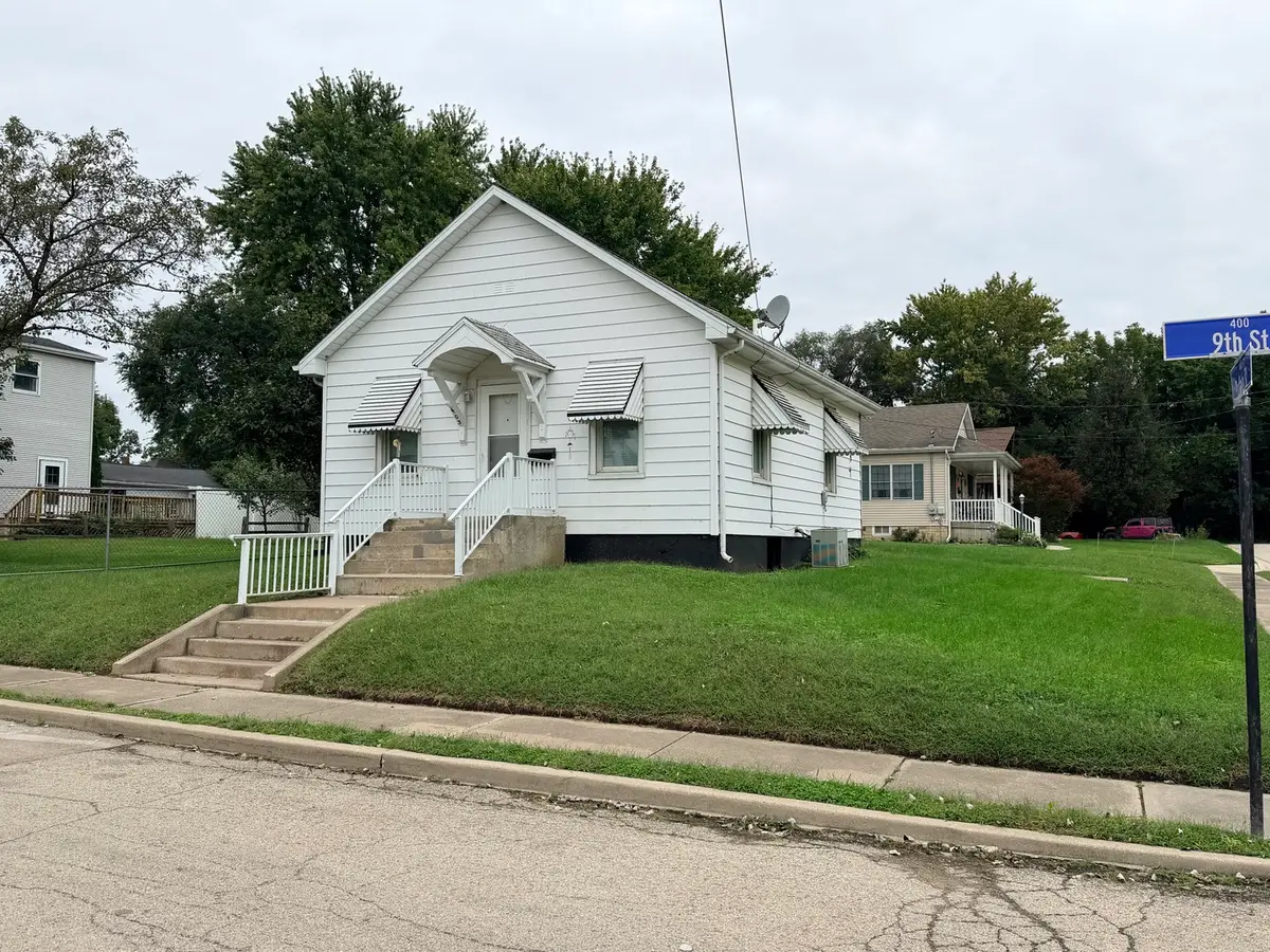 403 E 9th Street, Peru, IL 61354 - #1