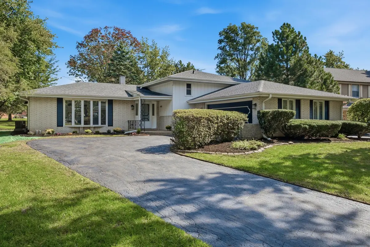 8009 Winter Circle, Downers Grove, IL 60516 - #1