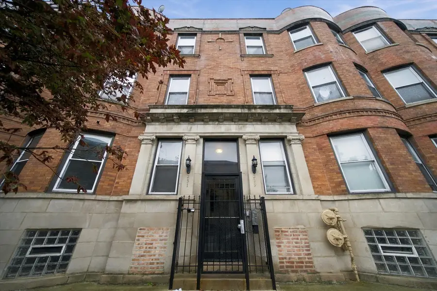 231 E 59th Street #1, Chicago, IL 60637 - #2