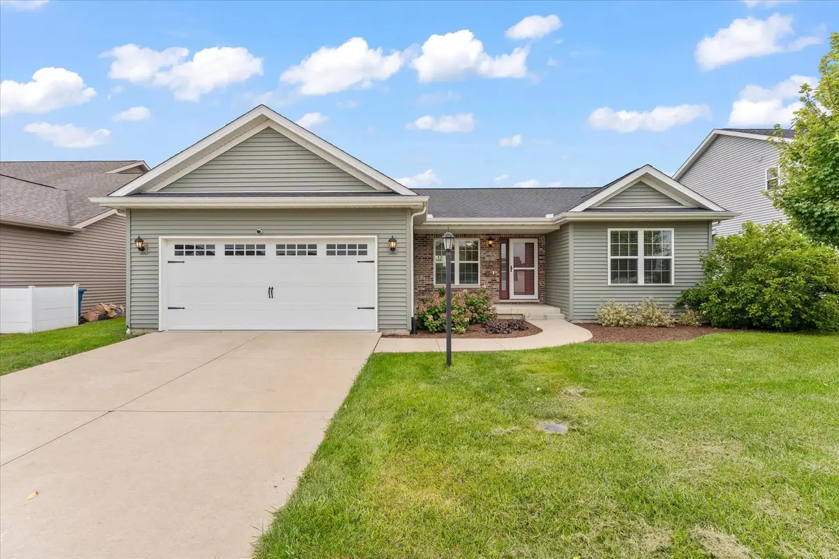 35 Lodge Trail, Monticello, IL 61856 - #1