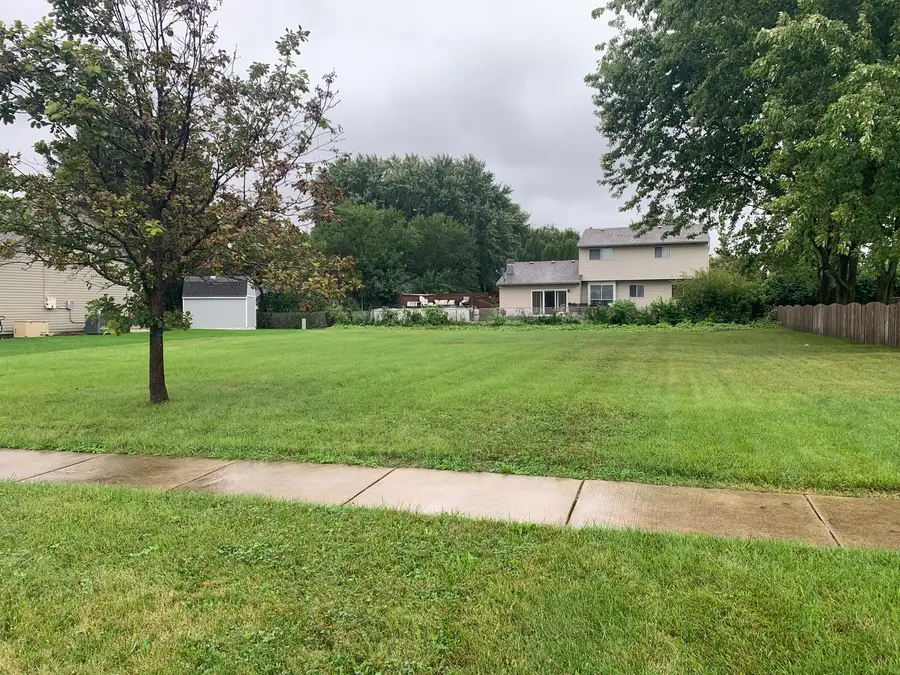 84 W Lynn Street, South Elgin, IL 60177 - #2
