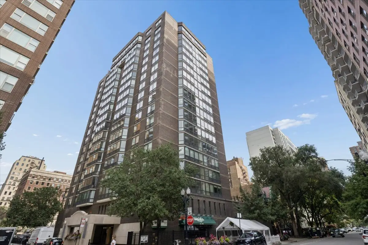 21 W Goethe Street #8H, Chicago, IL 60610 - #1