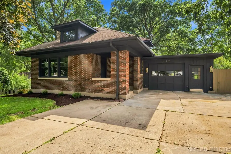 609 S 5th Avenue, Saint Charles, IL 60174 - #2