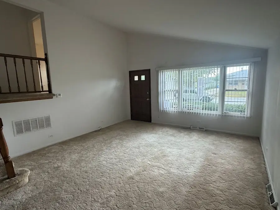 15239 Hamlin Avenue, Midlothian, IL 60445 - #3