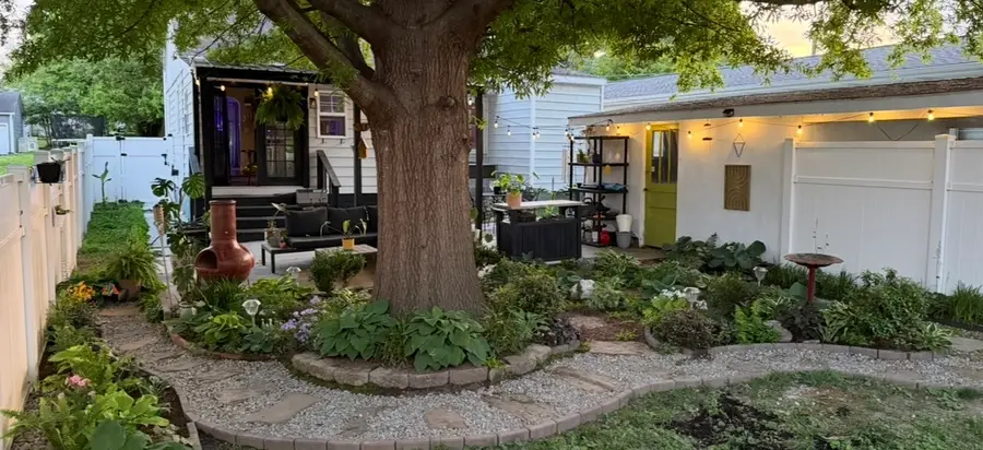 213 E 11th Street, Metropolis, IL 62960 - #3