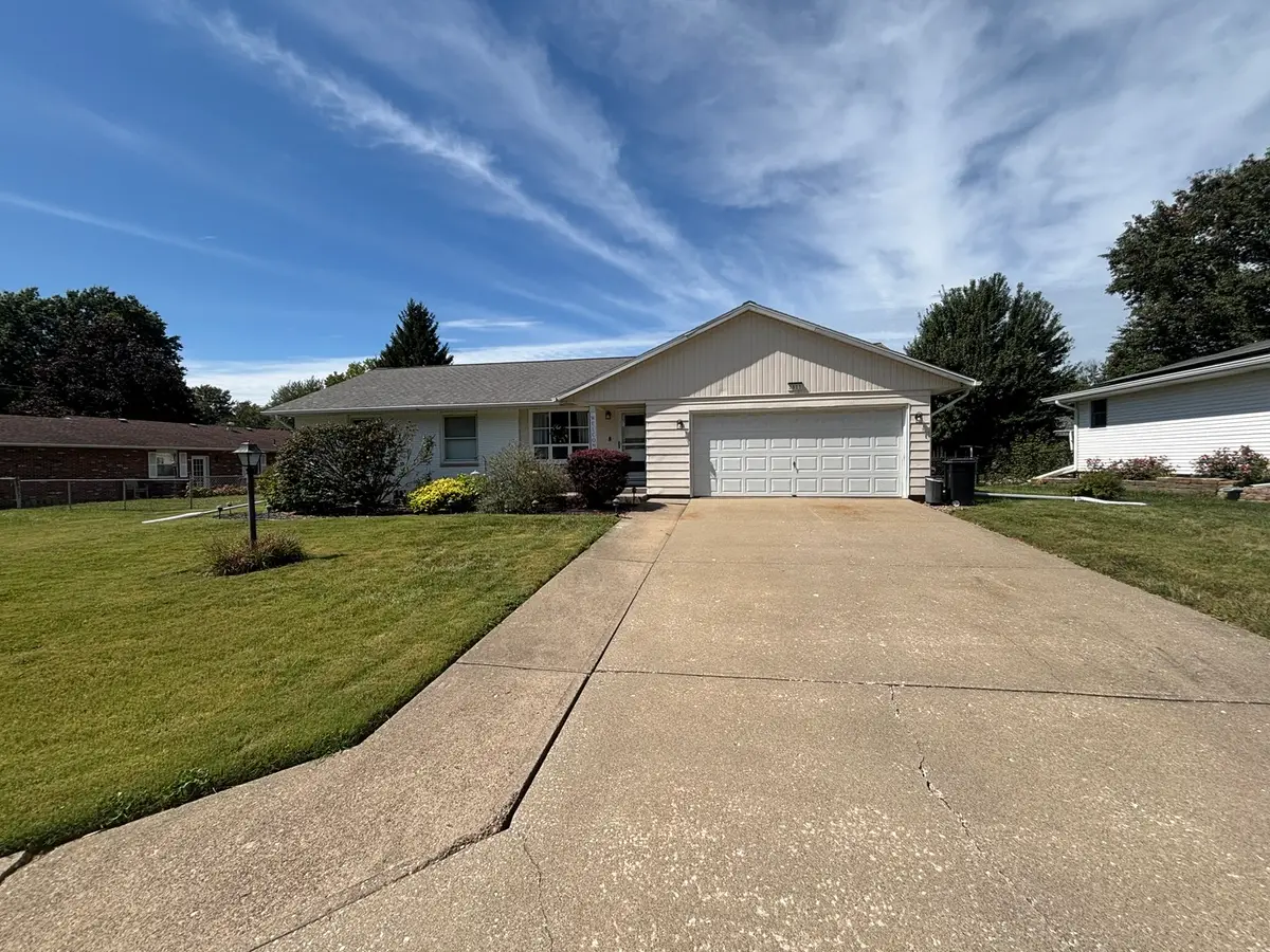 2811 E Bluff Court, Quincy, IL 62305 - #1