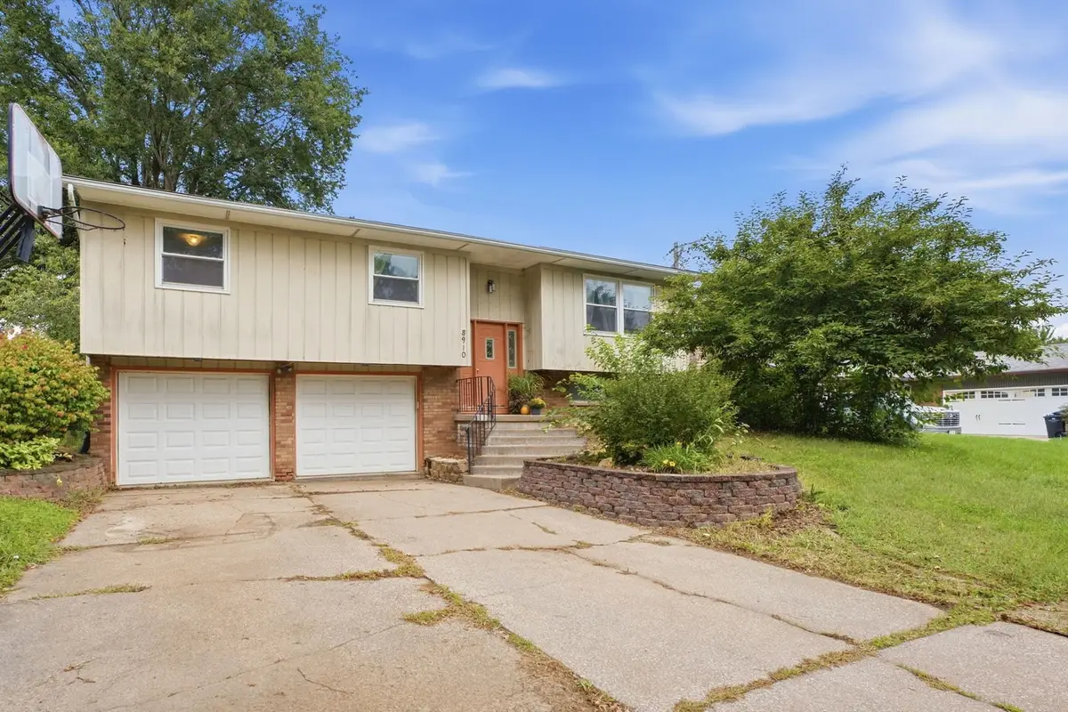 8910 33rd Street, Rock Island, IL 61201 - #1