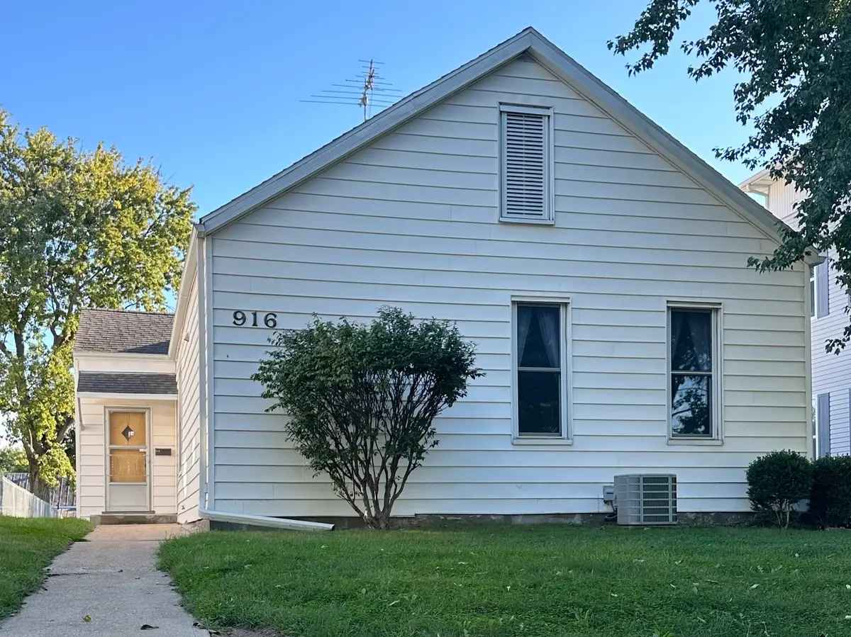 916 Ohio Street, Quincy, IL 62301 - #1