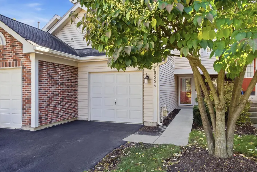 1055 Woodhill Court, Elgin, IL 60120 - #2