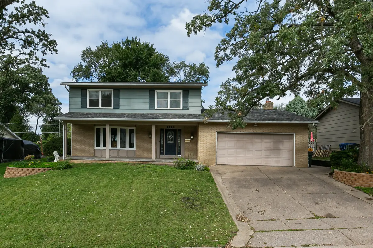 4520 Canterbury Lane, Davenport, IA 52806 - #1