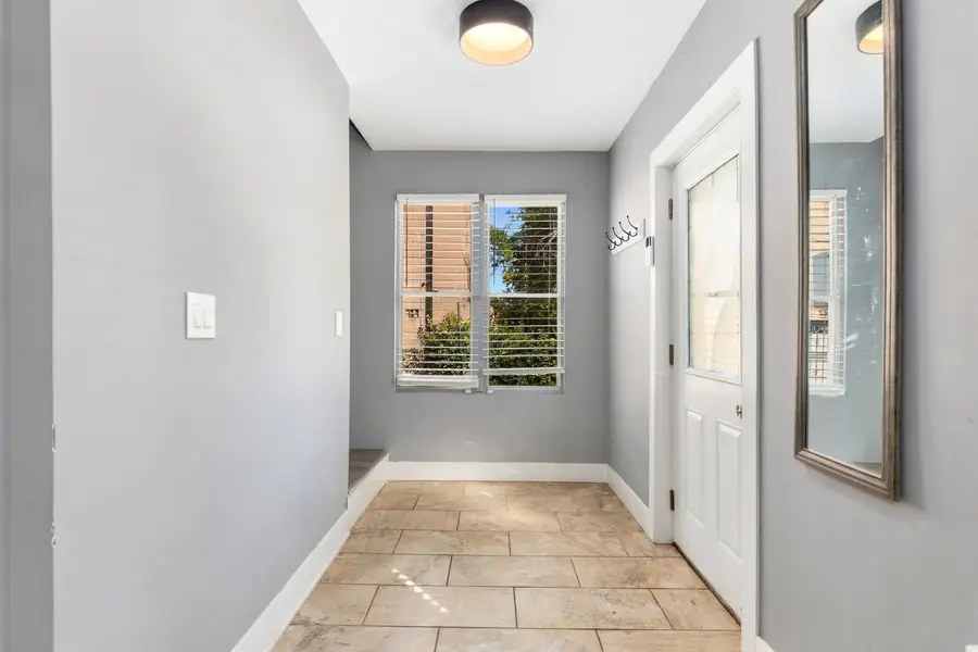 6562 N Damen Avenue, Chicago, IL 60645 - #2