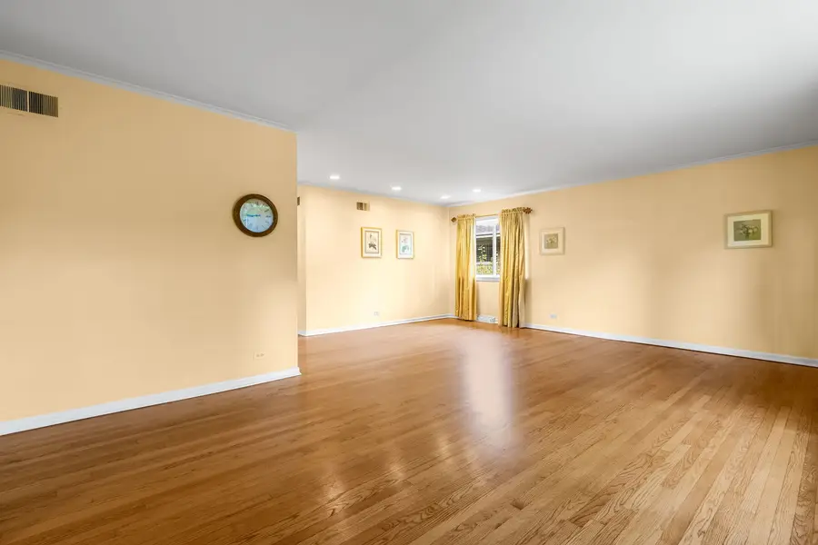 88 Pine Avenue #2B, Riverside, IL 60546 - #3