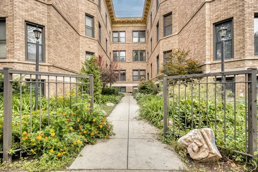 846 W Newport Avenue #2S, Chicago, IL 60657 - #2