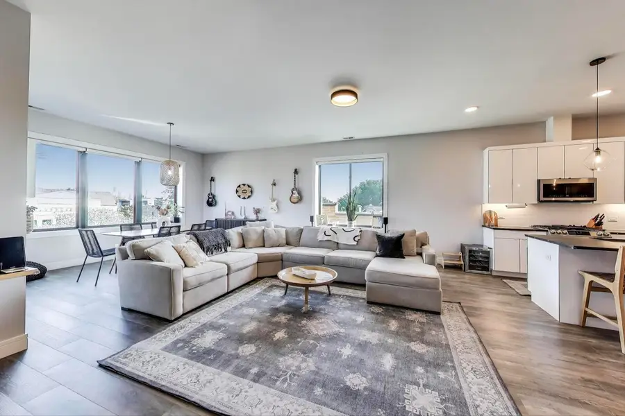 2246 N Western Avenue #4, Chicago, IL 60647 - #3