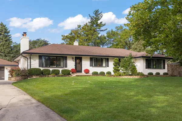 390 S Kenilworth Avenue, Glen Ellyn, IL 60137