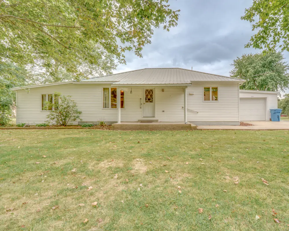 300 S Jefferson Street, Kell, IL 62853 - #1