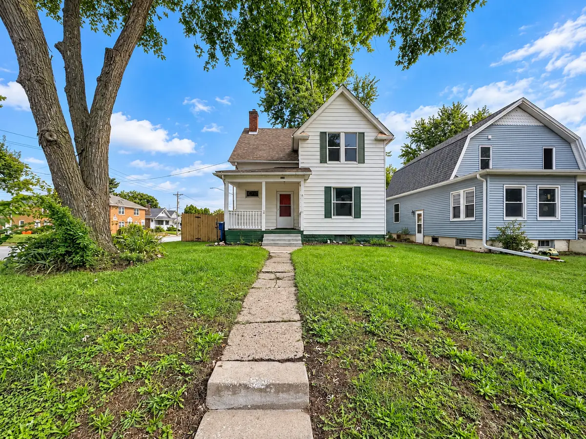 252 W 29th Street, Davenport, IA 52803 - #1