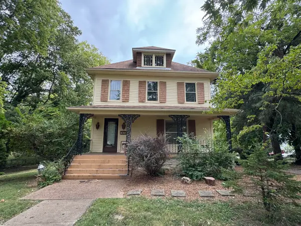 146 N Washington Street, Duquoin, IL 62832