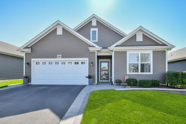 999 Crestview Lane, Pingree Grove, IL 60140