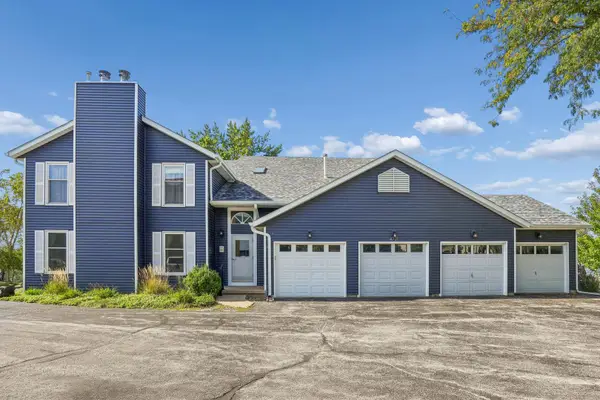 4721 Kynnelworth Drive #110, Bettendorf, IA 52722