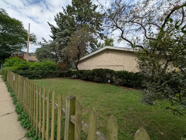 1958 W Morse Avenue #A, Chicago, IL 60626