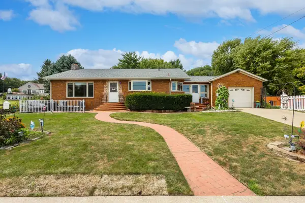 21780 Great River Road, LeClaire, IA 52753