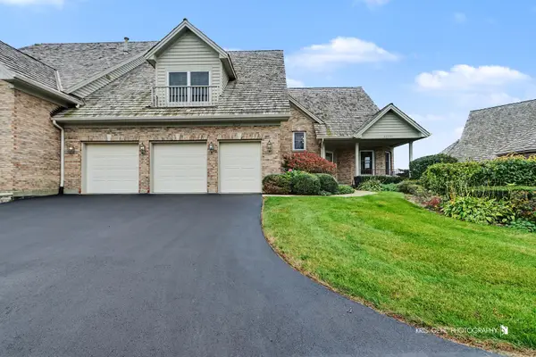 22033 W Vernon Ridge Drive, Mundelein, IL 60060