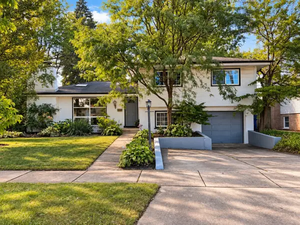426 Amherst Avenue, Des Plaines, IL 60016