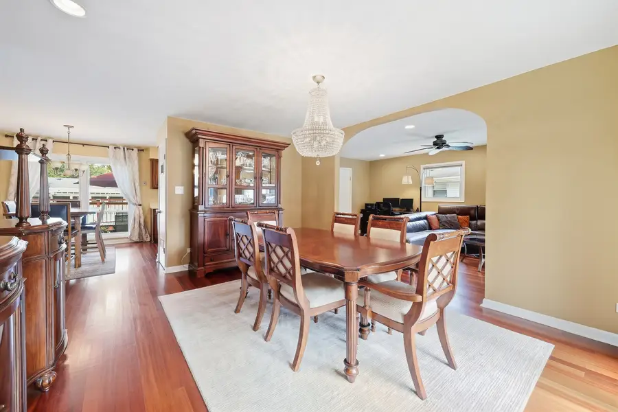 382 Maple Lane, Elk Grove Village, IL 60007 - #3