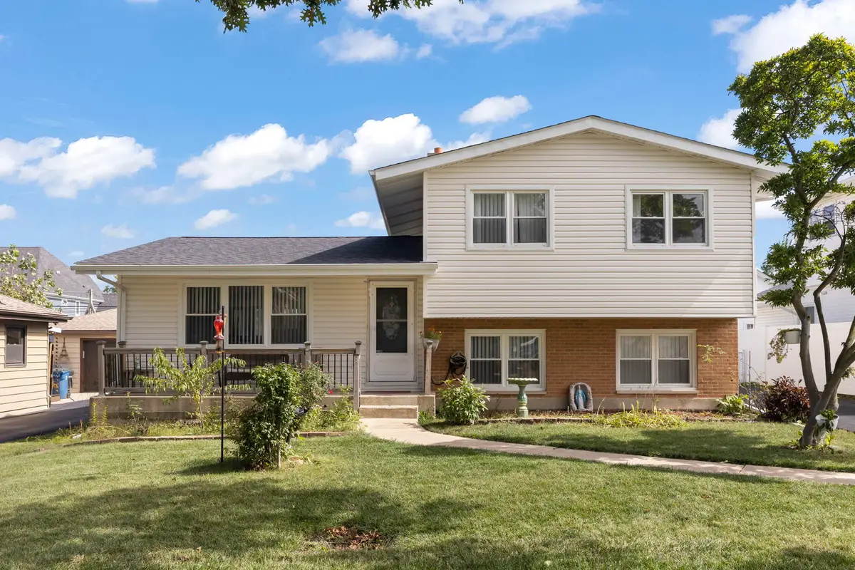 639 N Indiana Street, Elmhurst, IL 60126 - #1