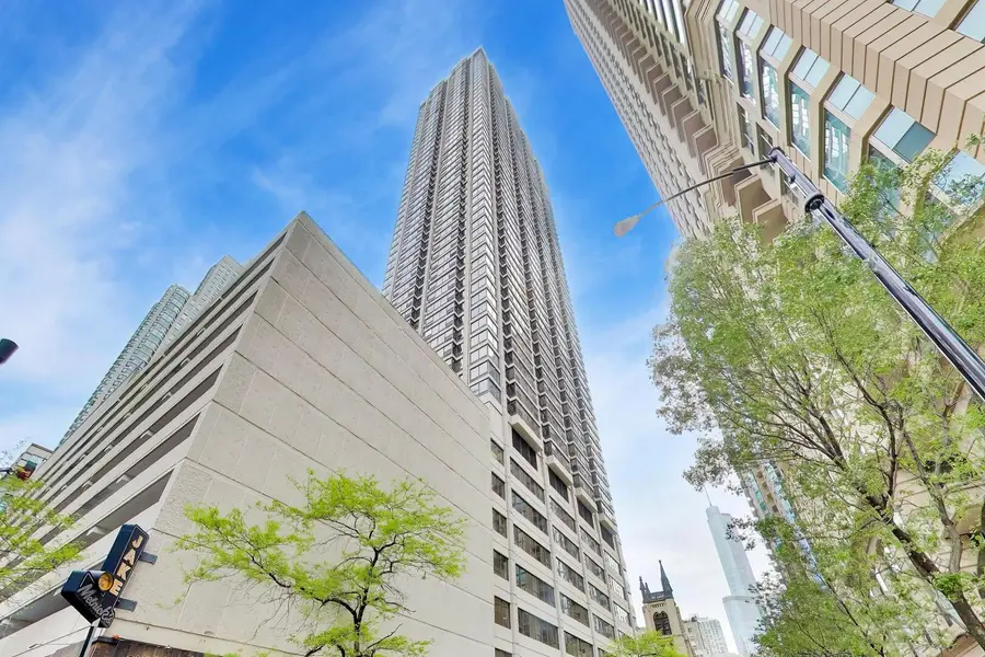 30 E Huron Street #4007, Chicago, IL 60611 - #2