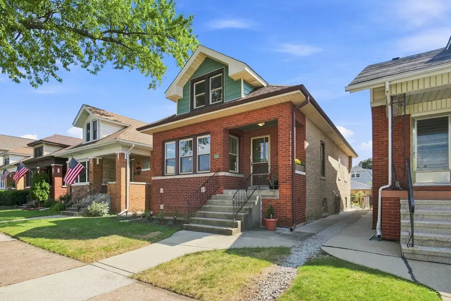5941 W Waveland Avenue, Chicago, IL 60634 - #2