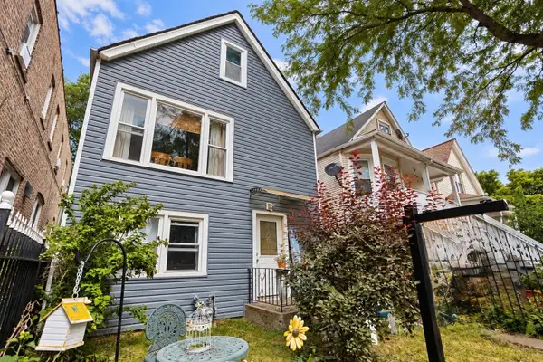 3906 W Montrose Avenue, Chicago, IL 60618