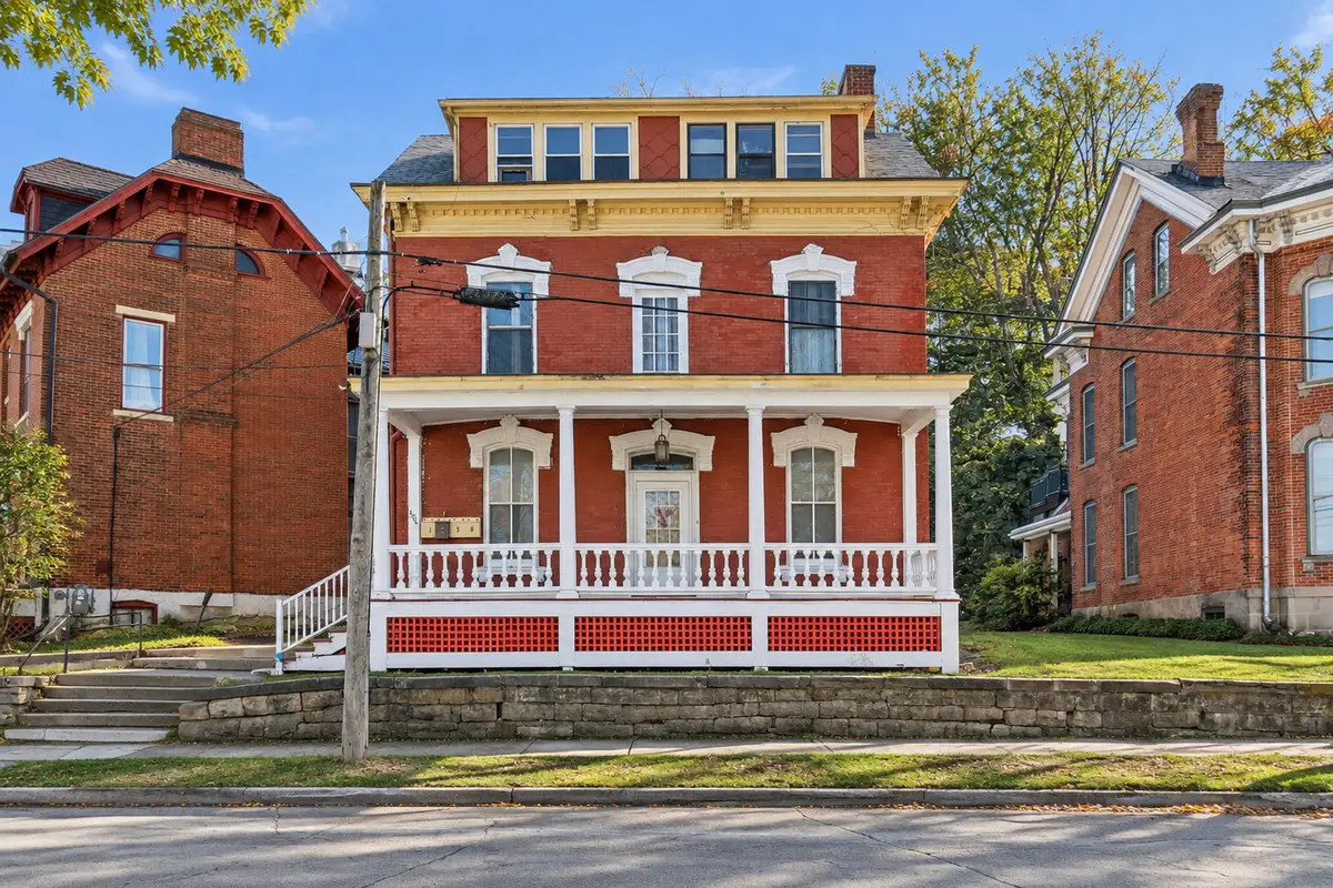 306 W Locust Street, Dubuque, IA 52001 - #1