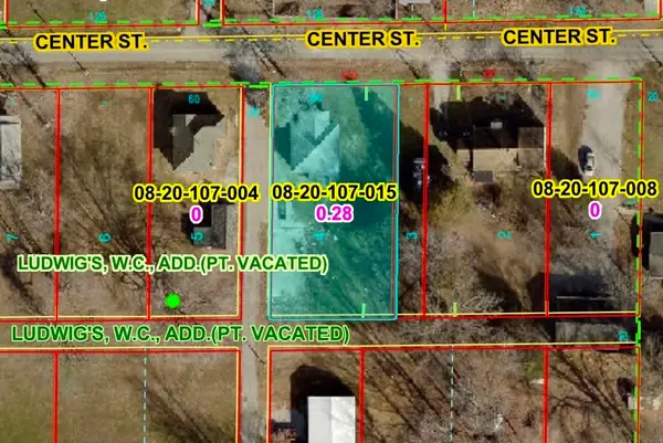 1012 E Center Street, Benton, IL 62812