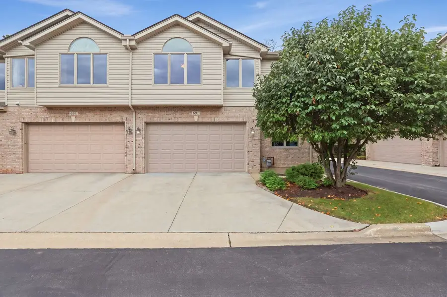 691 E Nerge Road, Roselle, IL 60172 - #2