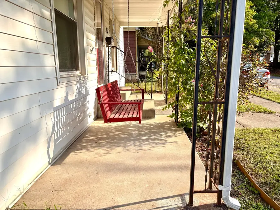 112 S 10th Street, Herrin, IL 62948 - #2