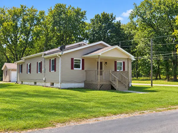 901 E Olive Street, Duquoin, IL 62832