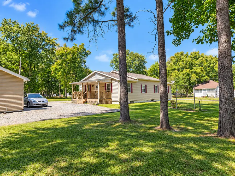 901 E Olive Street, Du Quoin No 6, IL 62832 - #3