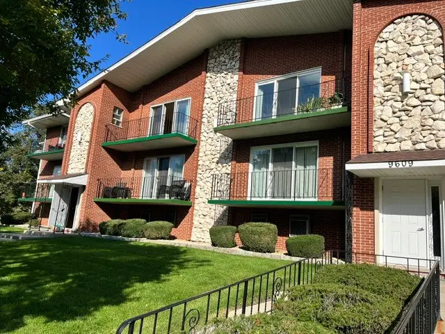 9605 S Komensky Avenue #202, Oak Lawn, IL 60453 - #1