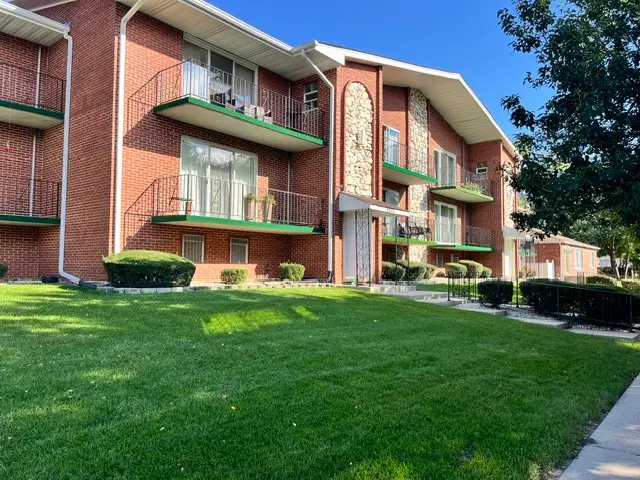 9605 S Komensky Avenue #202, Oak Lawn, IL 60453 - #2