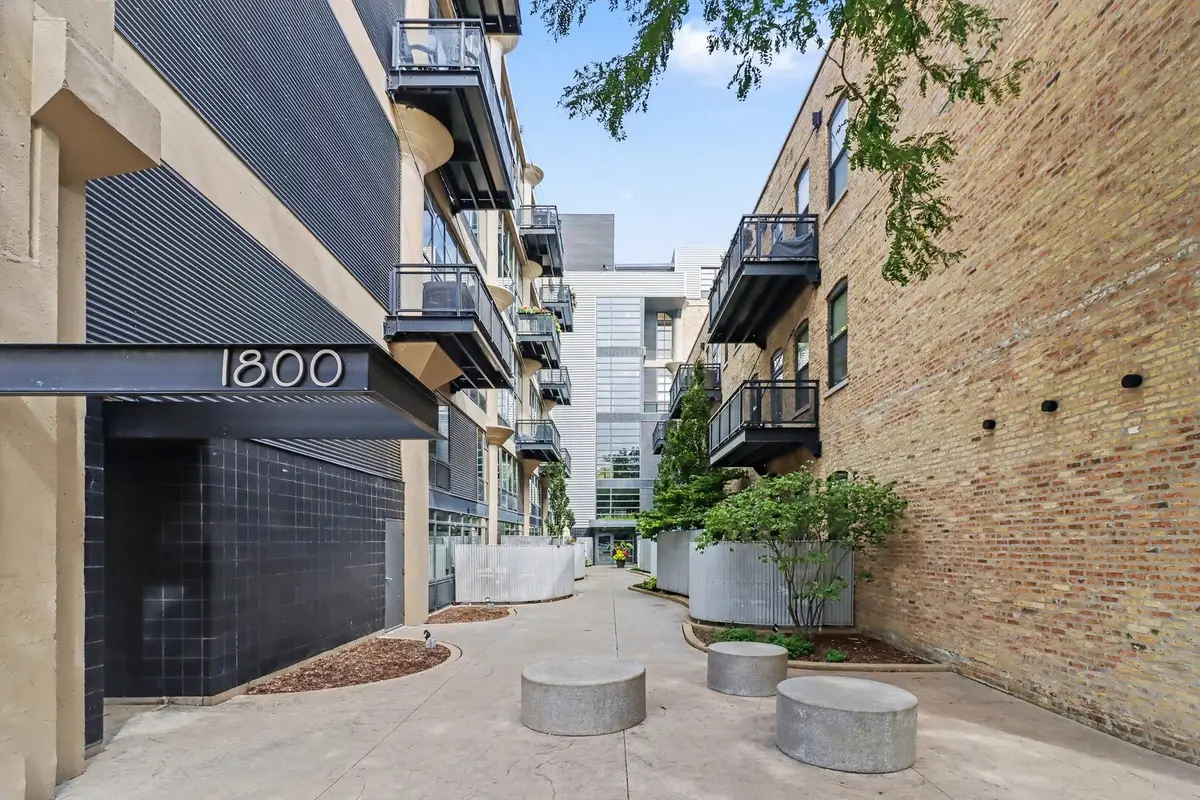 1800 W Grace Street #204, Chicago, IL 60613 - #1
