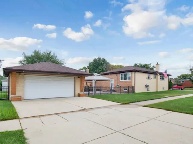 8901 S 49th Court, Oak Lawn, IL 60453 - #2