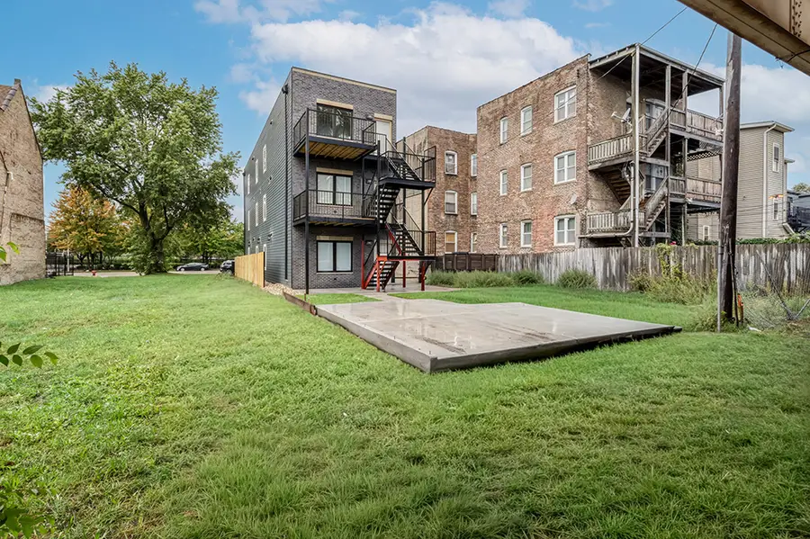 4623 S Prairie Avenue, Chicago, IL 60653 - #2
